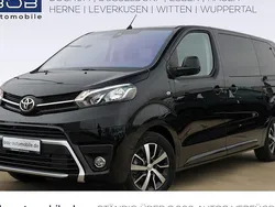 Graphitschwarz (schwarz) Gebraucht 2023 Toyota Proace Verso Team Kombi | 41.777 € (Fairer Preis)