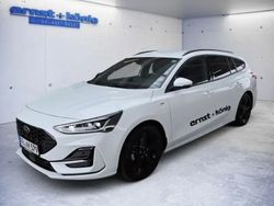 Weiß Gebraucht 2023 Ford Focus ST-Line X Limousine | 22.550 € (Fairer Preis)
