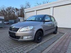 Silber Gebraucht 2012 Skoda Fabia Ambition Limousine | 3.390 € (Guter Preis)