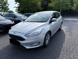 Silber Gebraucht 2015 Ford Focus Kombi | 4.990 € (Guter Preis)