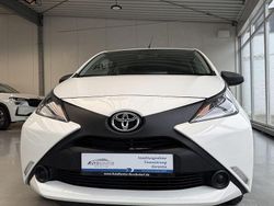 Weiß Gebraucht 2018 Toyota Aygo Kleinwagen | 6.970 € (Fairer Preis)