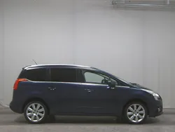Blau metallic Gebraucht 2012 Peugeot 5008 Allure Van / Kleinbus | 6.790 € (Guter Preis)
