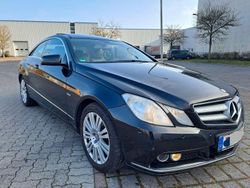 Schwarz Gebraucht 2011 Mercedes E200 Coupé | 5.700 € (Superpreis)