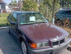 Rot Gebraucht 1990 BMW 316 Limousine | 1.900 €