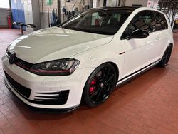 Weiß Gebraucht 2016 VW Golf GTI Coupé | 18.000 €