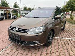 Braun Gebraucht 2012 VW Sharan Highline Van / Kleinbus | 10.650 € (Fairer Preis)