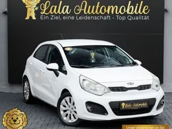 Weiß Gebraucht 2012 Kia Rio Edition 7 Kleinwagen | 6.490 € (Etwas zu teuer)