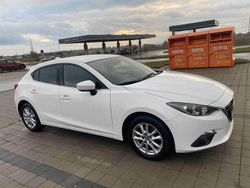 Weiß Gebraucht 2016 Mazda 3 Center-Line Limousine | 11.700 € (Fairer Preis)