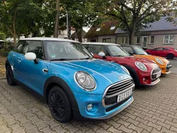 Orange Gebraucht 2016 Mini ONE Kleinwagen | 8.999 € (Etwas zu teuer)