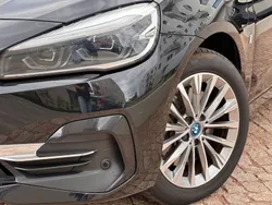 Schwarz Gebraucht 2018 BMW 225 Sport Line Van / Kleinbus | 18.450 € (Fairer Preis)