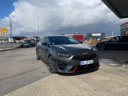 Grau Gebraucht 2024 Kia ProCeed Kleinwagen | 30.300 € (Fairer Preis)