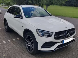 Weiß Gebraucht 2020 Mercedes GLC300e AMG line SUV | 39.500 € (Fairer Preis)
