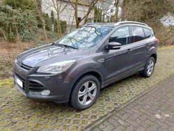 Grau Gebraucht 2015 Ford Kuga Titanium SUV | 11.950 € (Fairer Preis)