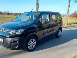 Schwarz Gebraucht 2022 Citroën Berlingo Live Van / Kleinbus | 18.800 € (Guter Preis)