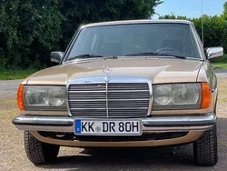 Beige Gebraucht 1980 Mercedes E230 Limousine | 19.000 €