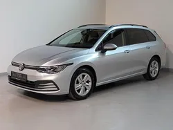 Silber Gebraucht 2021 VW Golf VIII Life Kombi | 19.790 € (Fairer Preis)