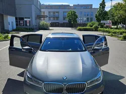 Grau Gebraucht 2018 BMW 740 Limousine | 43.500 € (Etwas zu teuer)