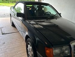 Schwarz Gebraucht 1992 Mercedes E300 Cabrio | 19.300 €