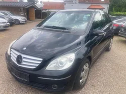 Schwarz Gebraucht 2007 Mercedes B180 Van / Kleinbus | 1.399 € (Fairer Preis)
