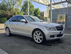 Grau Gebraucht 2007 Mercedes 200 Limousine | 7.500 €