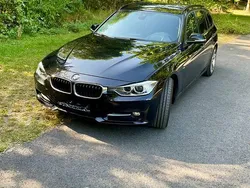 Schwarz Gebraucht 2012 BMW 320 Sport Line Kombi | 10.650 € (Fairer Preis)