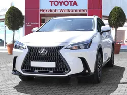 Weiß Gebraucht 2022 Lexus NX450h+ E-FOUR SUV | 47.990 € (Fairer Preis)