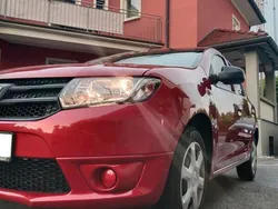 Rot Gebraucht 2013 Dacia Sandero Kleinwagen | 3.950 €