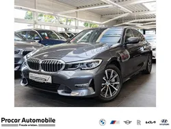 Grau Gebraucht 2022 BMW 330 Sport Line Limousine | 34.880 € (Fairer Preis)
