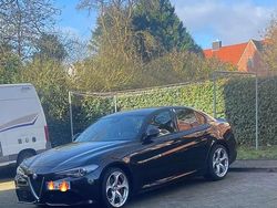 Schwarz Gebraucht 2019 Alfa Romeo Giulia Veloce Limousine | 27.700 € (Fairer Preis)