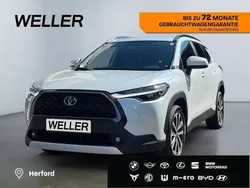 Weiss Gebraucht 2024 Toyota Corolla Cross Team SUV | 32.749 € (Fairer Preis)