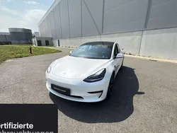 Weiß Gebraucht 2021 Tesla Model 3 Limousine | 26.300 €