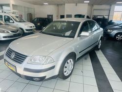 Silber Gebraucht 2003 VW Passat Comfortline Limousine | 2.799 € (Etwas zu teuer)