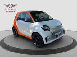 Weiß Gebraucht 2021 Smart ForTwo Electric Drive Limousine | 12.990 € (Teuer)
