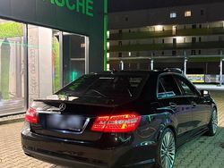 Schwarz Gebraucht 2011 Mercedes E220 Limousine | 10.999 € (Etwas zu teuer)