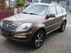 Braun Gebraucht 2016 Ssangyong (KGM) Rexton SUV | 6.900 €