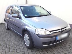 Grau Gebraucht 2003 Opel Corsa Kleinwagen | 2.000 € (Fairer Preis)