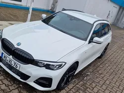 Weiß Gebraucht 2021 BMW 320 M Sport Kombi | 30.500 € (Fairer Preis)