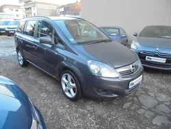 Grau Gebraucht 2013 Opel Zafira Family Van / Kleinbus | 5.299 € (Guter Preis)