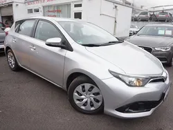 Silver metallic Gebraucht 2016 Toyota Auris Comfort Limousine | 12.990 € (Fairer Preis)