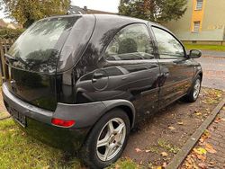 Schwarz Gebraucht 2001 Opel Corsa Limousine | 1.650 € (Guter Preis)