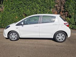 Weiß Gebraucht 2019 Toyota Yaris Hybrid Business Edition Kleinwagen | 13.800 € (Guter Preis)