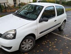 Weiß Gebraucht 2009 Renault Clio II Campus Limousine | 750 € (Superpreis)