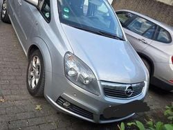 Silber Gebraucht 2005 Opel Zafira Van / Kleinbus | 1.600 € (Guter Preis)