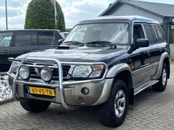 Grau Gebraucht 2000 Nissan Patrol SUV | 6.450 €