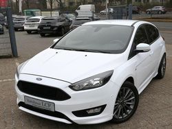 Weiß Gebraucht 2018 Ford Focus ST-Line Limousine | 14.390 € (Guter Preis)