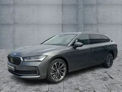 Grau Gebraucht 2024 Skoda Superb LAURIN & KLEMENT Kombi | 48.470 €
