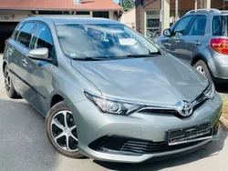 Grau Gebraucht 2016 Toyota Auris Cool Limousine | 10.999 € (Fairer Preis)