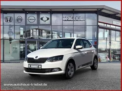 Weiss Gebraucht 2018 Skoda Fabia Ambition Limousine | 10.680 € (Fairer Preis)