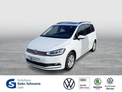 Weiß Gebraucht 2022 VW Touran Comfortline Van / Kleinbus | 30.390 € (Etwas zu teuer)
