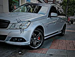 Silber Gebraucht 2011 Mercedes 200 Kleinwagen | 4.800 €